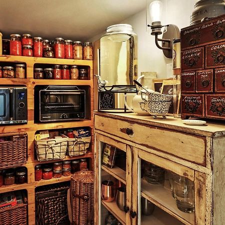 A Suite Retreat - Beyond Bed & Breakfast Sun Peaks Ngoại thất bức ảnh
