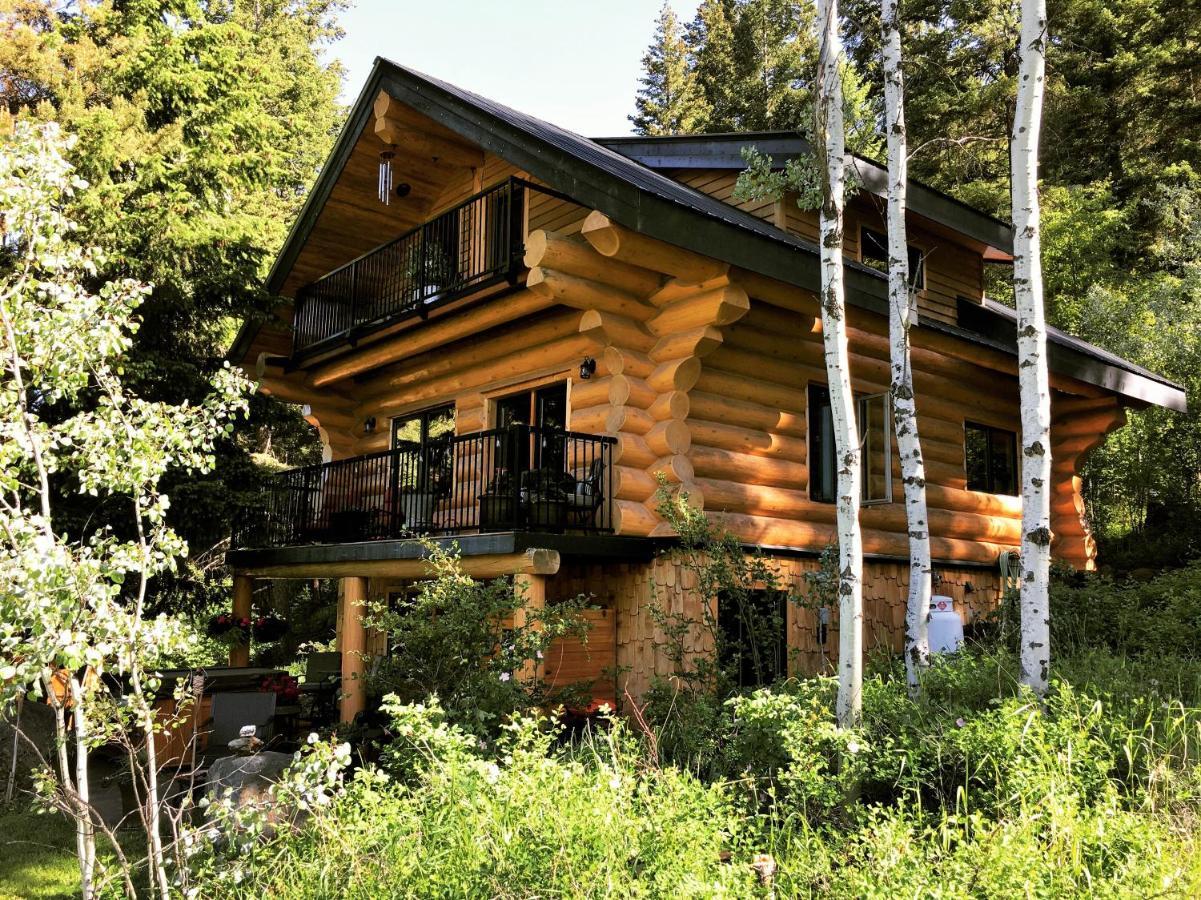A Suite Retreat - Beyond Bed & Breakfast Sun Peaks Ngoại thất bức ảnh