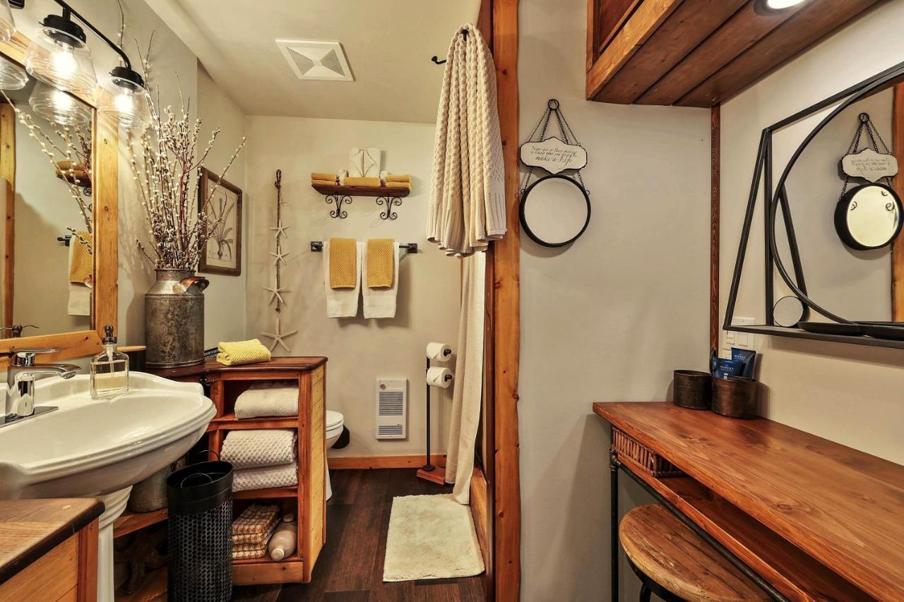 A Suite Retreat - Beyond Bed & Breakfast Sun Peaks Ngoại thất bức ảnh